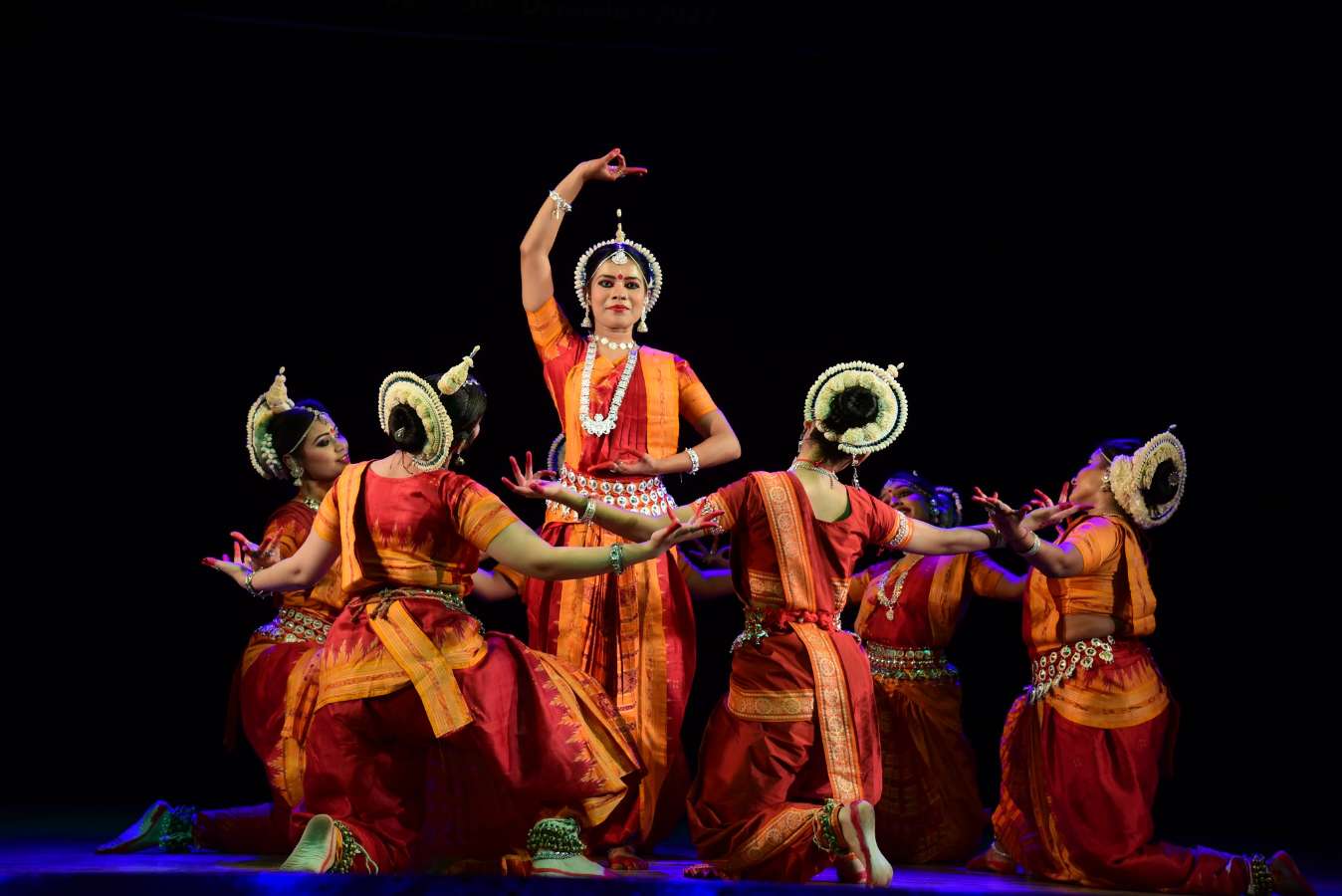 The Resplendent World of Odishi Dance: A Glimpse into Debadhara’s Cultural Extravaganza